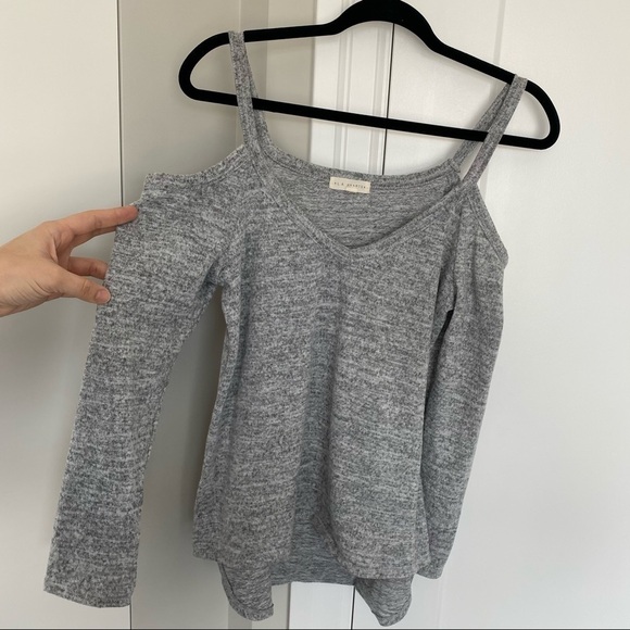 ⛄️ LA Hearts Grey Open Shoulder Long Sleeve Top​​​​​ - Picture 2 of 4